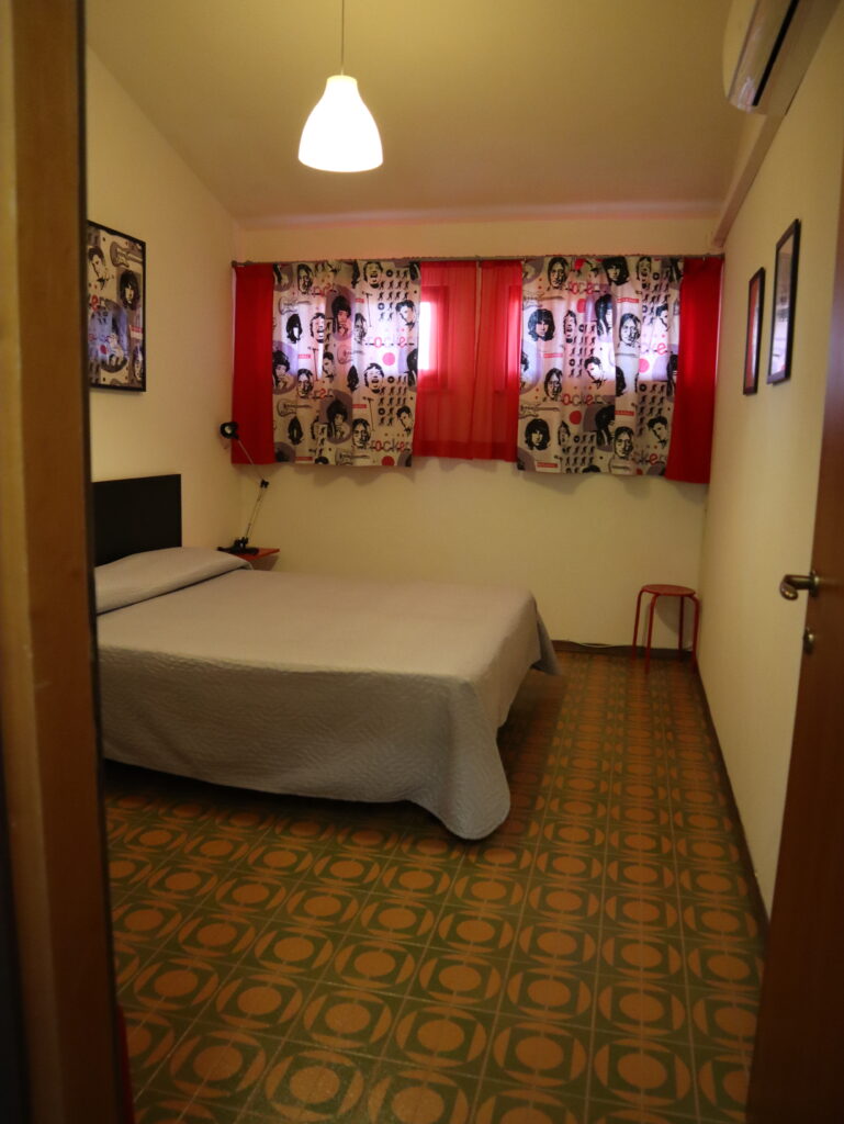 LETTO ROSSO MATRIMONIALE